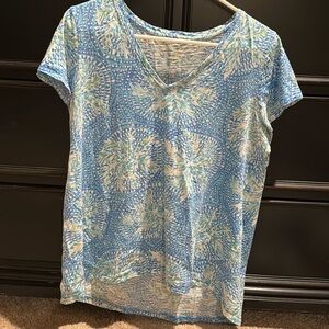 Lilly Pulitzer large tee shirt